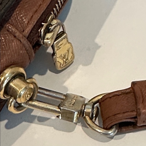 Louis Vuitton Monogram Pochette Orsay Clutch 
Date Code AR0997
9” x 7” x 2” - Picture 5 of 13